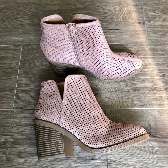 HOST PICK✨Size 10 Bootie - Picture 2 of 7